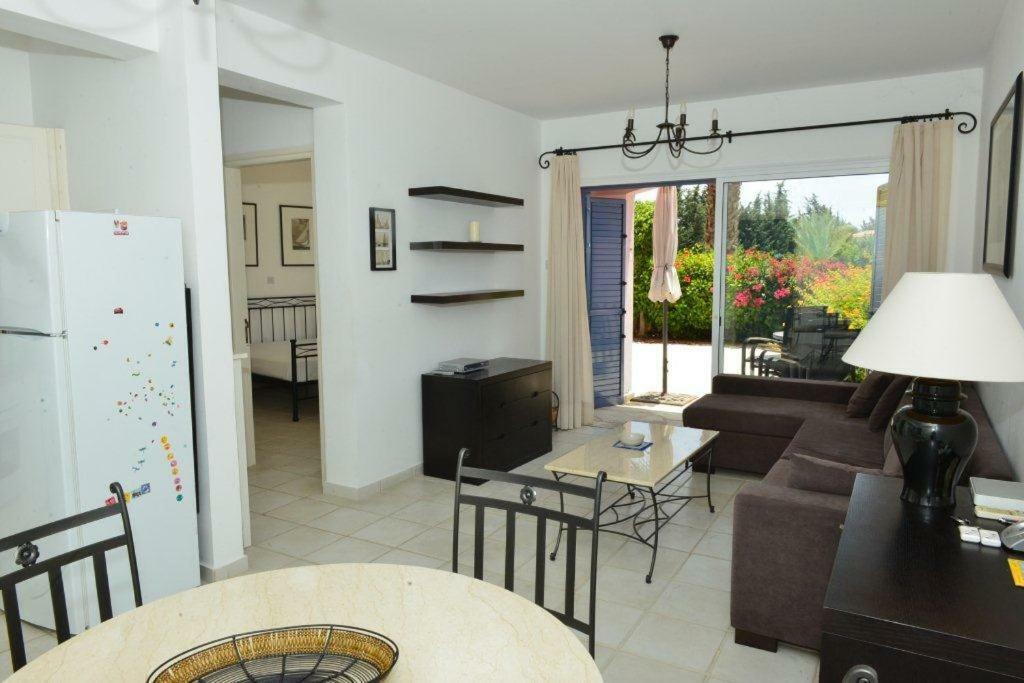 Limnaria Villas Sunny Garden Apartment Paphos Esterno foto