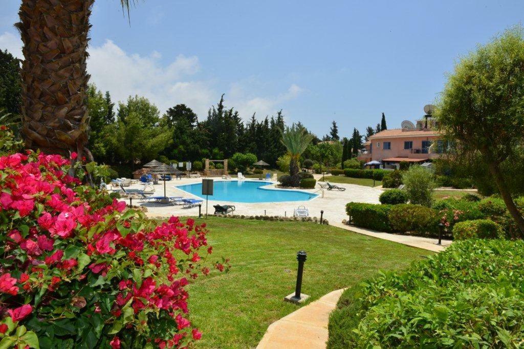 Limnaria Villas Sunny Garden Apartment Paphos Esterno foto