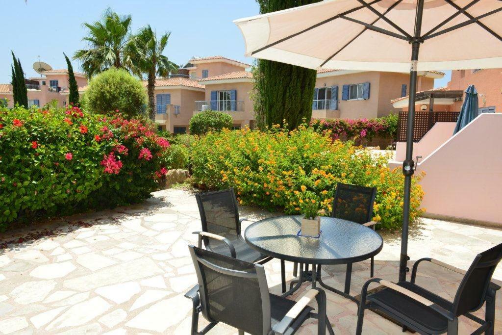 Limnaria Villas Sunny Garden Apartment Paphos Esterno foto