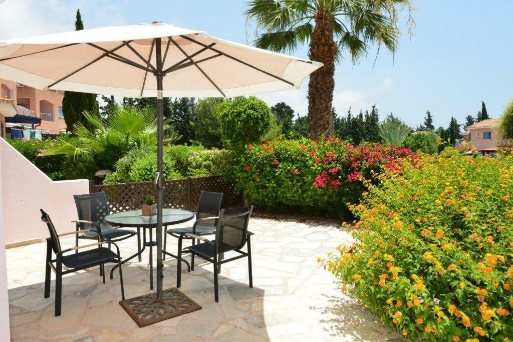 Limnaria Villas Sunny Garden Apartment Paphos Esterno foto