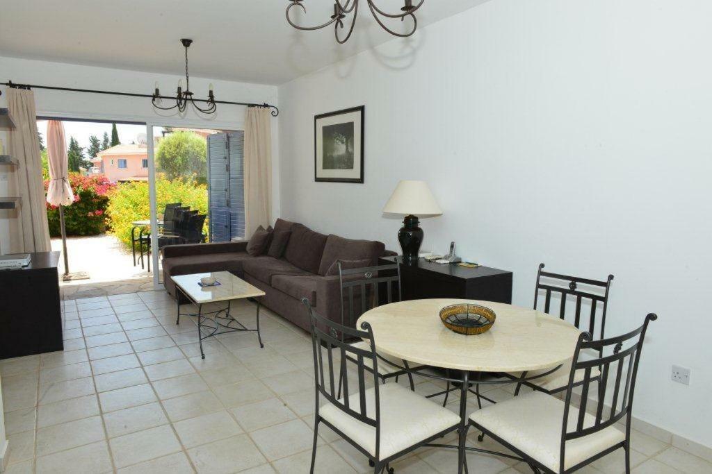 Limnaria Villas Sunny Garden Apartment Paphos Esterno foto
